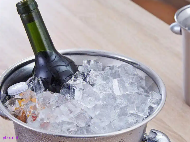 夏季可以喝冰镇白酒么？白酒到底能不能冰着喝？